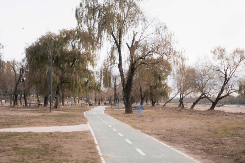 Limpieza de las costas del río: ya se retiraron 10 mil toneladas de sedimentos