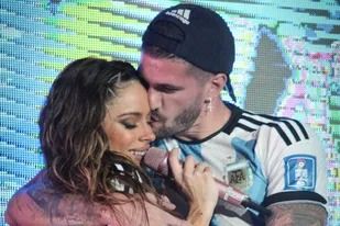 Tini Stoessel hizo llorar de emoción a Rodrigo De Paul mientras cantaba un tema que grabó con Sebastián Yatra