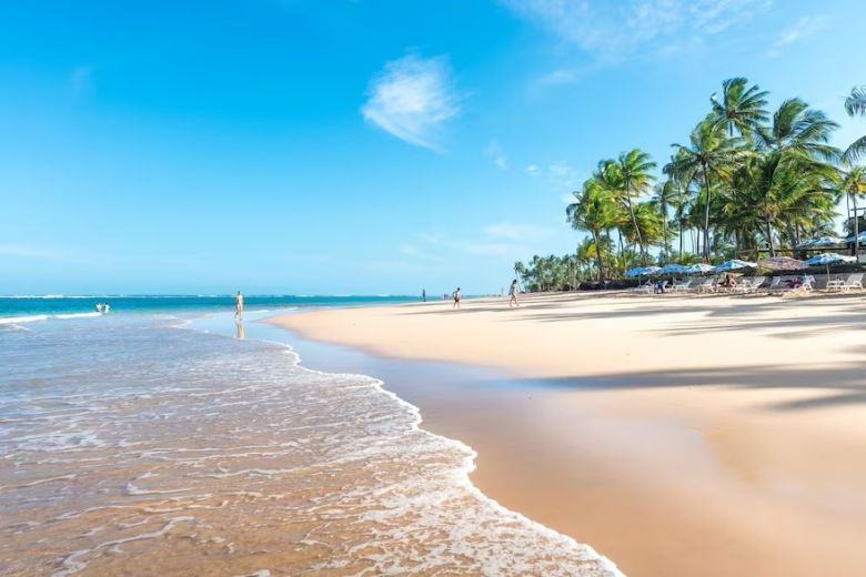 Brasil: Una playa idílica prácticamente secreta y de difícil acceso con piscinas naturales