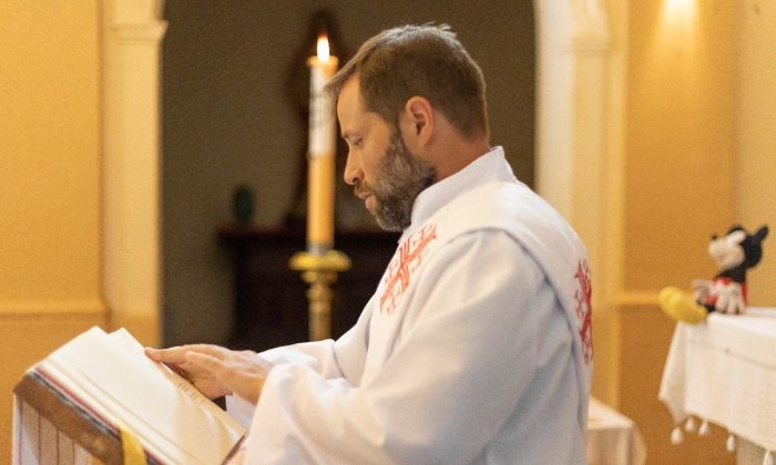 Estudiaba ingeniería, tenía novia y a los 39 años se ordenará sacerdote