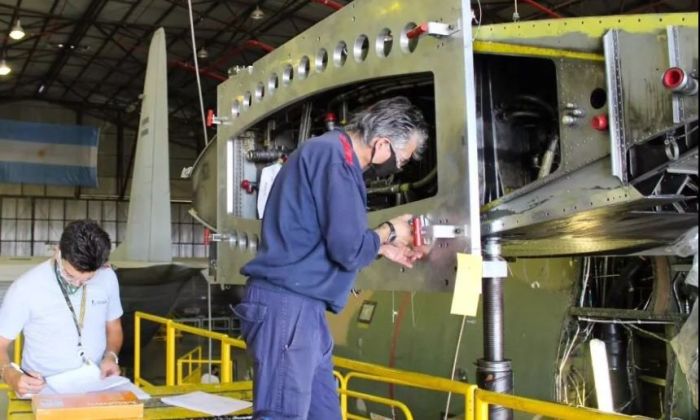 Uruguay manifiesta interés por el avión de entrenamiento que se fabrica en Córdoba