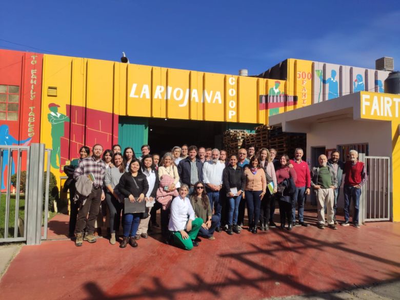 Cumple 83 años una bodega de La Rioja que transformó el vino en obras para su comunidad