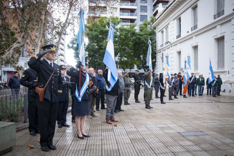 Día de la Independencia: Llamosas instó a buscar consensos para fortalecer la democracia