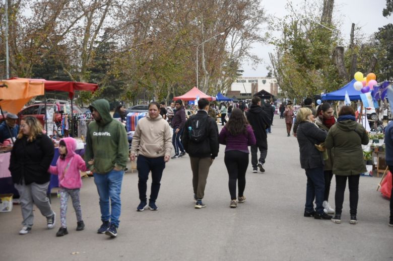 Una multitud participó del Paseo de Ferias 