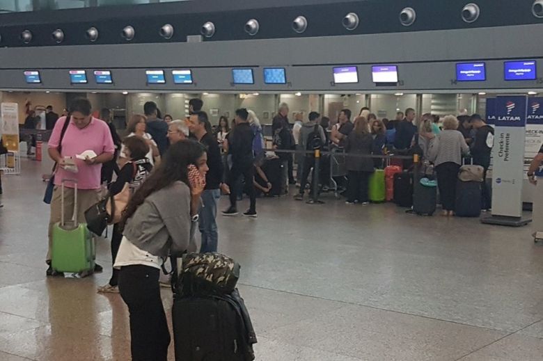 Transporte aéreo: más de 2,2 millones de pasajeros viajaron en avión en junio