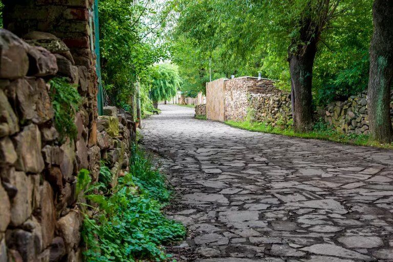 El pueblo que nació con la fiebre del oro y se ilusiona con ganar un concurso internacional de turismo