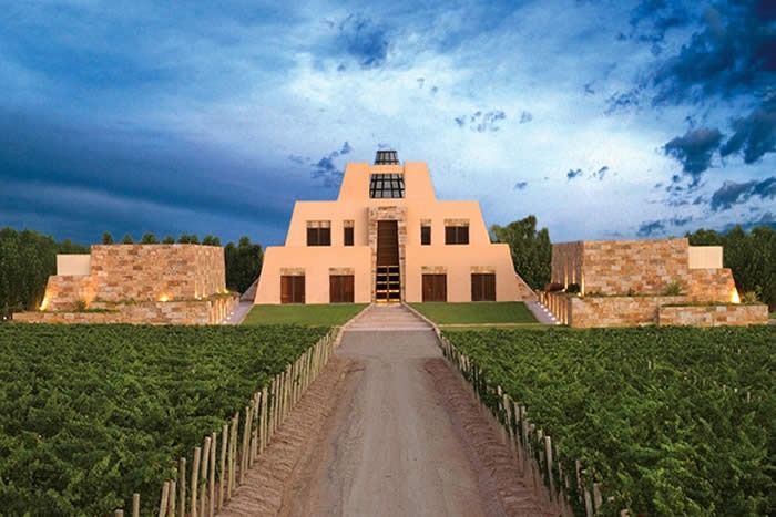 La mejor bodega del mundo es Argentina. Hay otras 4 de Mendoza y una de Salta en el top 50