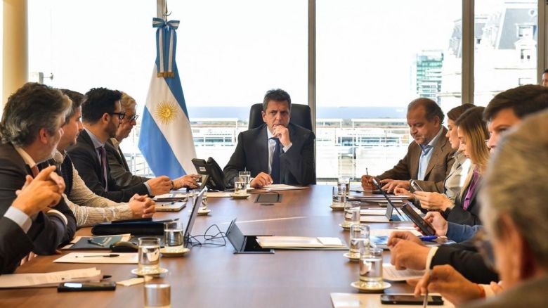 Una misión argentina viaja a Washington para cerrar el acuerdo con el FMI