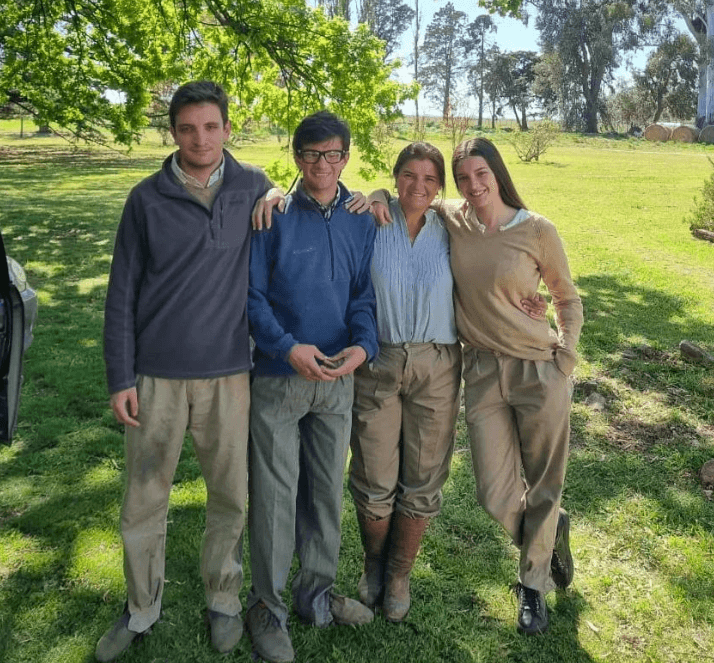 Logró que su hijo caminara gracias a la equinoterapia y ahora trabaja en mostrar sus beneficios