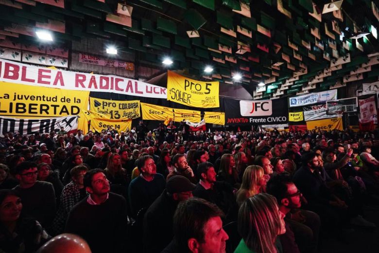 Rodrigo de Loredo cerró su campaña en barrio General Bustos