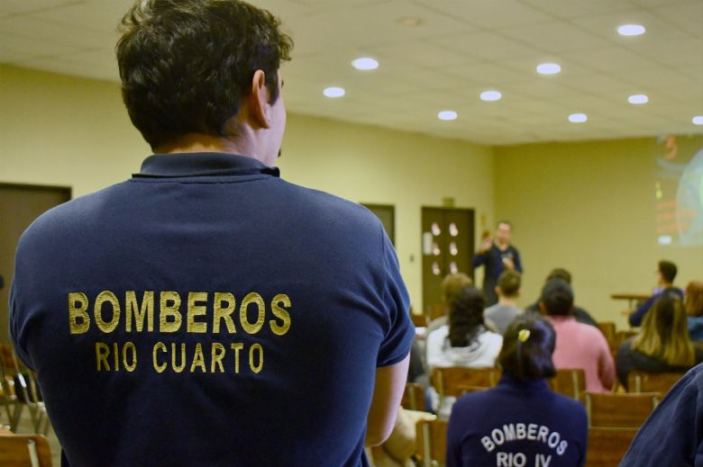 Comenzó la capacitación de aspirantes a bomberos voluntarios