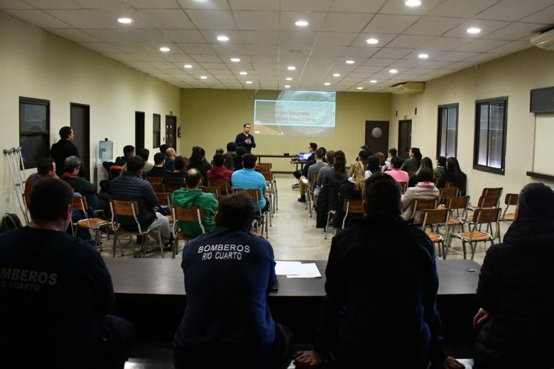 Comenzó la capacitación de aspirantes a bomberos voluntarios