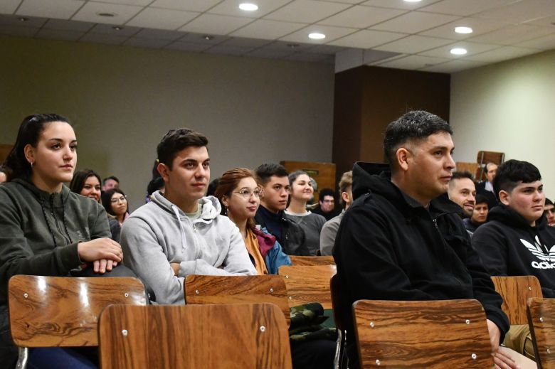 Comenzó la capacitación de aspirantes a bomberos voluntarios