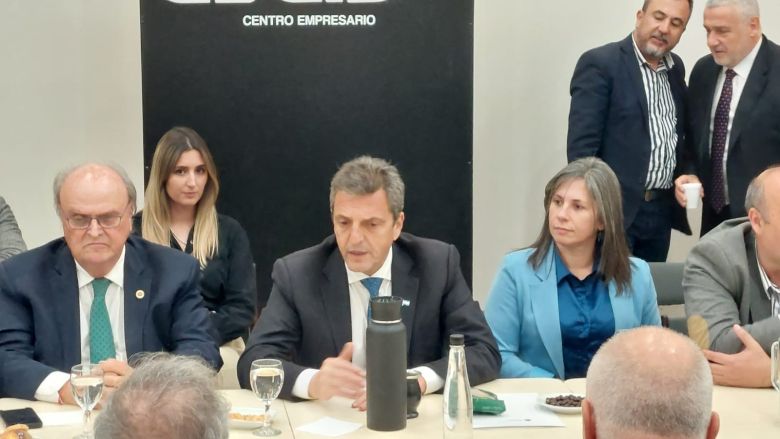 El CECIS planteó a Massa la necesidad de reducir la carga impositiva