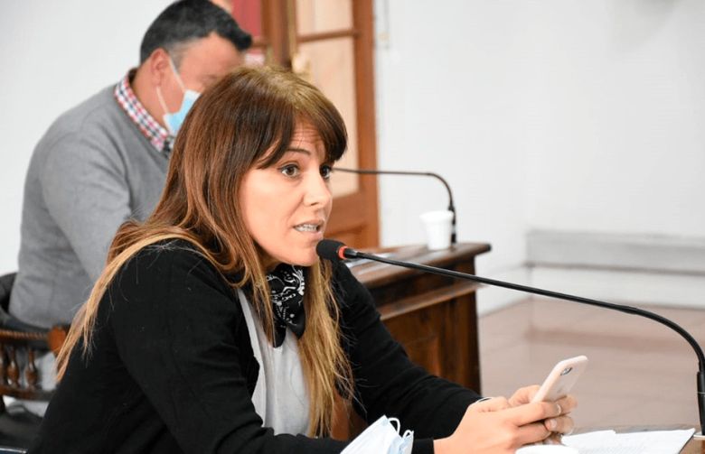 Capacitarán a empleados municipales para mejorar el trato a adultos mayores