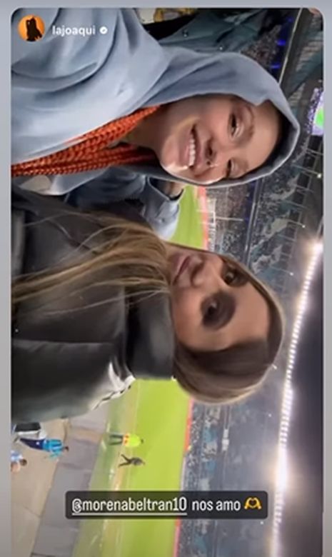 La amistad menos pensada: La Joaqui y More Beltrán fueron juntas a la cancha de Racing y grabaron un divertido video