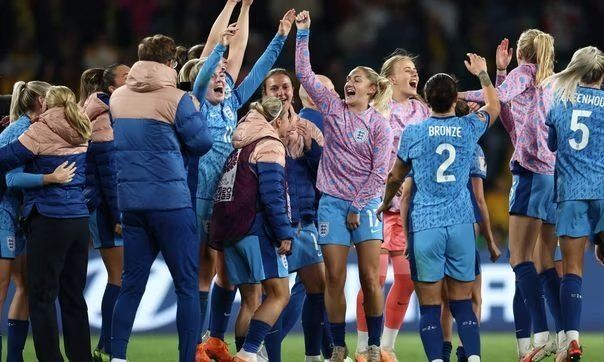 Inglaterra le ganó a Australia y jugará la final