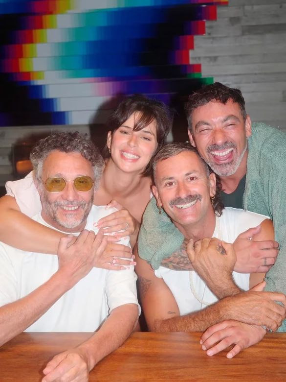 Fito Páez, Nathy Peluso y el Pocho Lavezzi compartieron una tarde en Ibiza