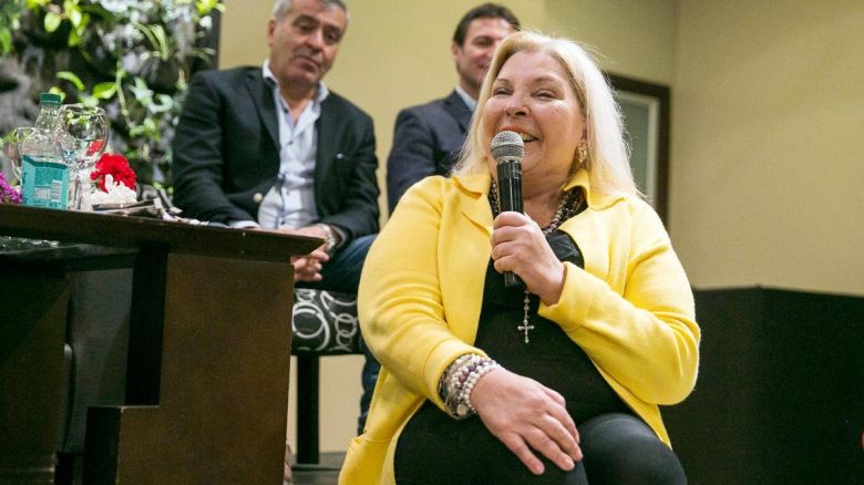 Carrió renunció a su candidatura como diputada del Parlasur