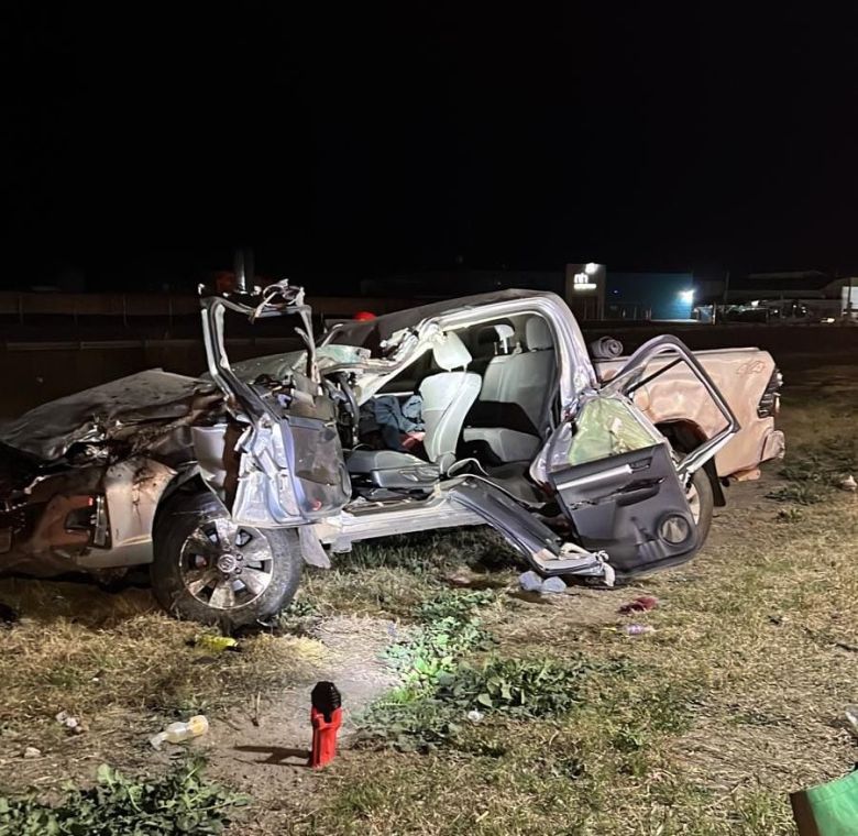 Una camioneta despistó frente al lago Villa Dálcar y chocó contra un guardarrail 