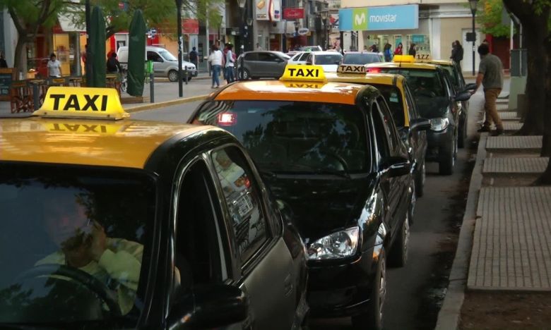 Los taxistas pidieron una suba de tarifa del 30%