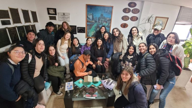 Nos visitaron alumnos del Instituto Técnico Las Acequias