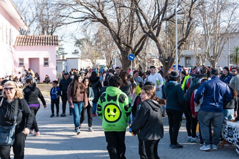 Más de 250 feriantes participaron de una nueva edición del Paseo de Ferias en el Parque Sur