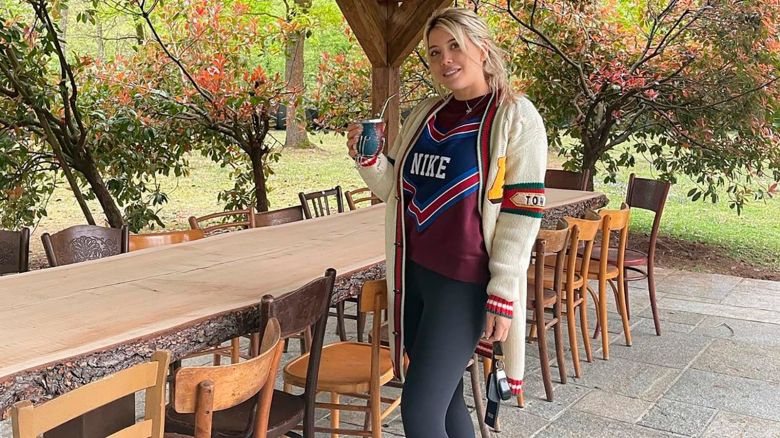 Los días de Wanda Nara con sus hijos en su mansión de Milán: comidas caseras, relax en la piscina y paseos por el jardín