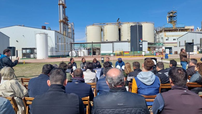 “Como primera medida eliminaremos los derechos de exportación a las economías regionales y lechería”