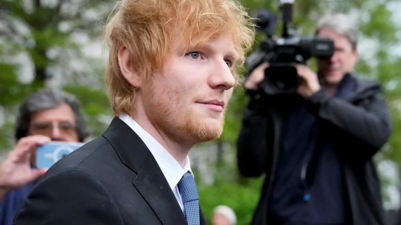 Ed Sheeran apareció en un casamiento en Las Vegas, sorprendió a los novios y además estrenó canción