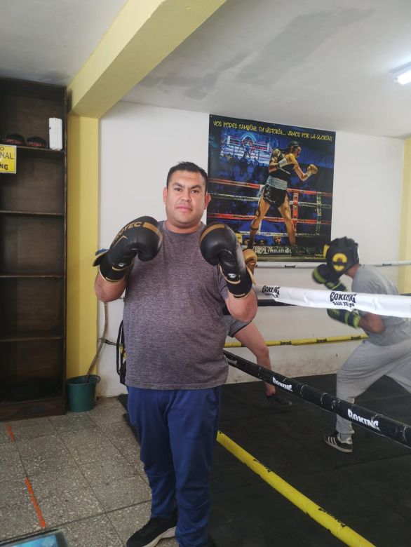 Tras tocar fondo, logró salir de las drogas y fundó una escuela de boxeo