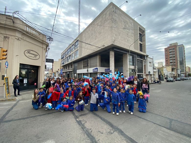 El Cristo Rey dedicó el clásico "Feliz Cumpleaños" a LV16