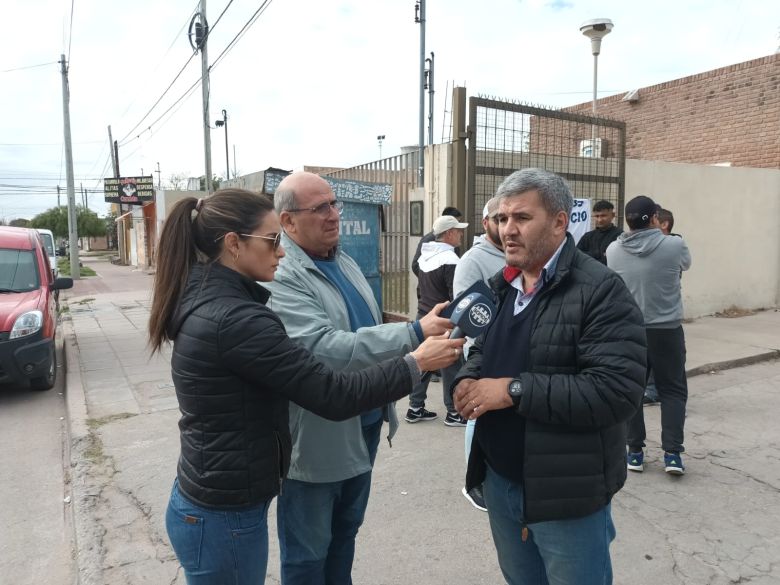 Protesta de los empleados de comercio en el supermercado Átomo de barrio Alberdi