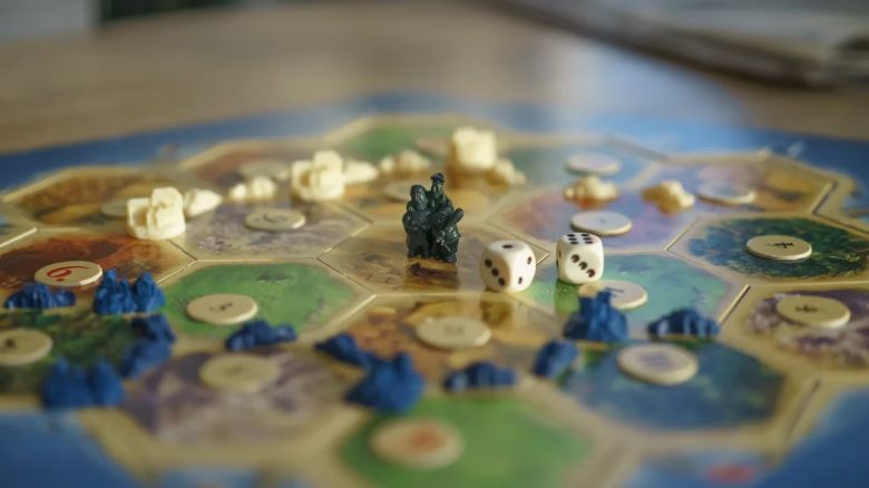 Catan, Azul, Clank y más juegos de mesa para la familia y amigos