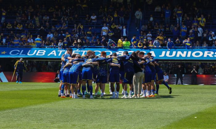 Boca se entrena en Brasil y Almirón termina de definir el once