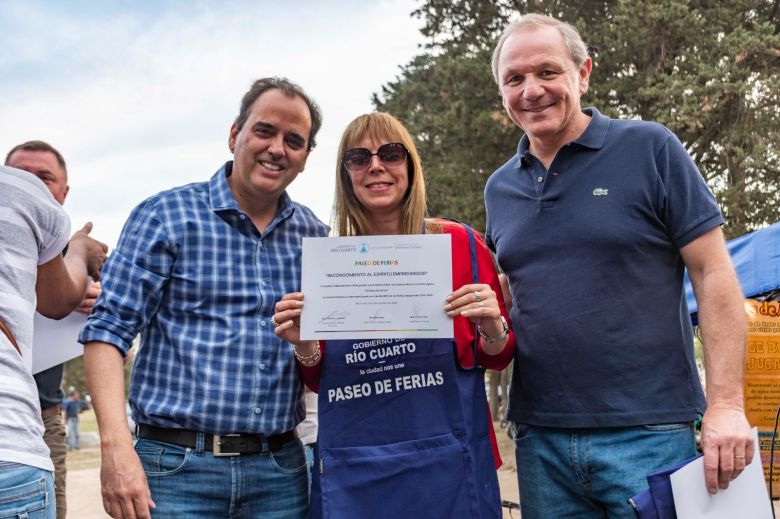 El Paseo de Ferias vivió otro domingo a pleno y se reconocieron a más de 200 emprendedores locales