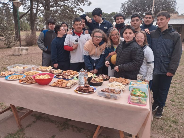 Colegio Santo Tomas festeja 25 años desde su creación