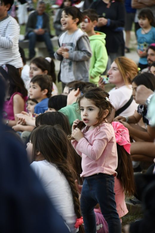 El Parque del Sur estuvo colmado en otra exitosa edición del Paseo de Ferias 