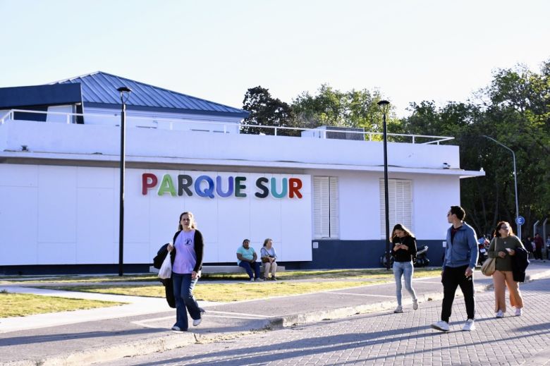 El Parque del Sur estuvo colmado en otra exitosa edición del Paseo de Ferias 