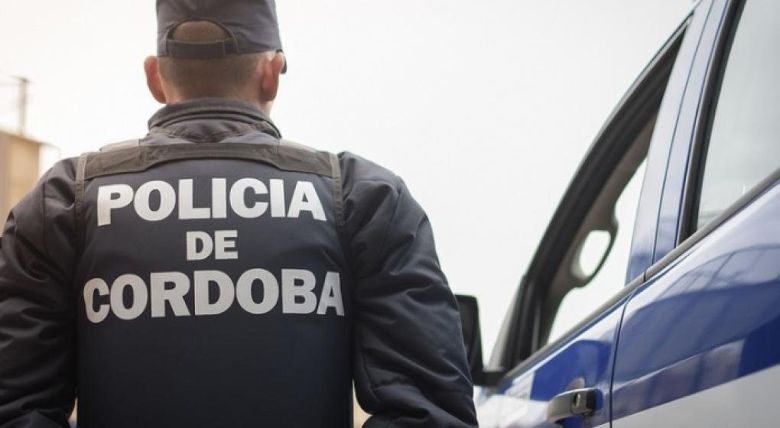 Balearon a un joven para robarle la moto en Villa Dalcar