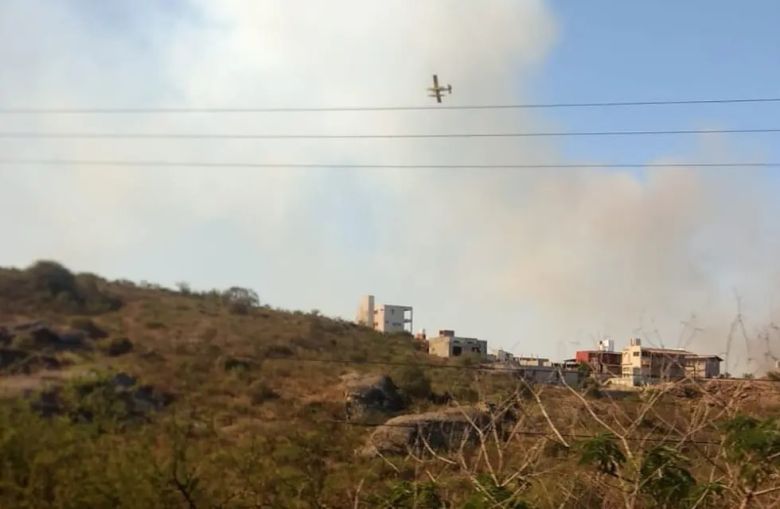 Córdoba: controlan un incendio en Carlos Paz y sigue el combate en El Durazno