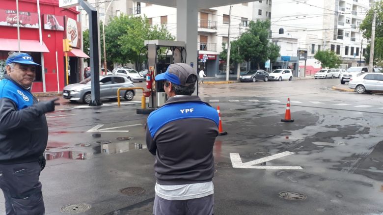 Conductores se quejan del cupo del combustible y en algunos casos no se consigue