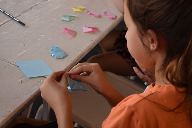 Con más de 50 asistentes, se realizó un encuentro de origami para niños y adolescentes