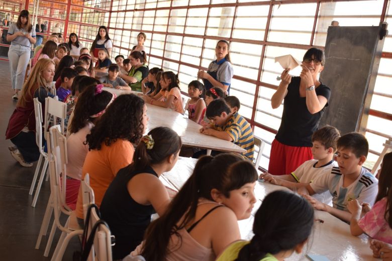 Con más de 50 asistentes, se realizó un encuentro de origami para niños y adolescentes