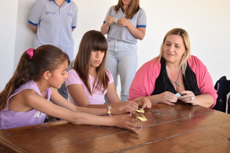 Con más de 50 asistentes, se realizó un encuentro de origami para niños y adolescentes