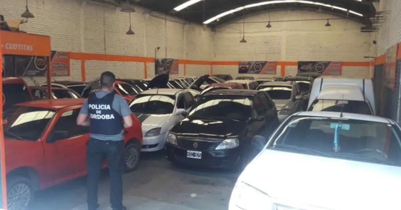 Desbaratan a una banda que cometió al menos 170 estafas por falsas entregas de casas y autos cero kilómetros