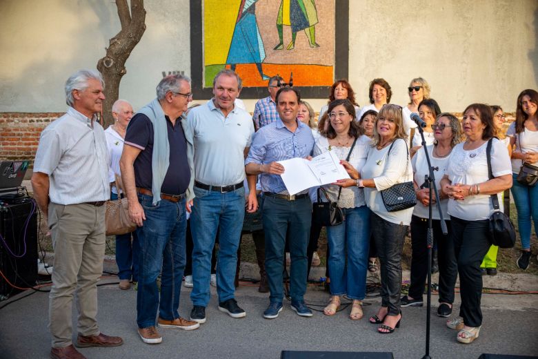 Tras dos años de trabajo, quedó inaugurado el Vía Crucis en mosaico en el Cementerio de la Concepción