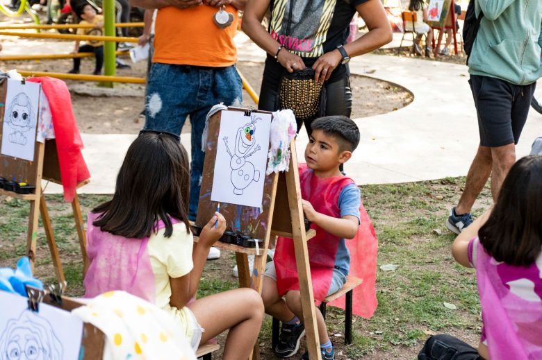 Miles de chicos y chicas festejaron la Primavera Joven en el Parque Sarmiento 