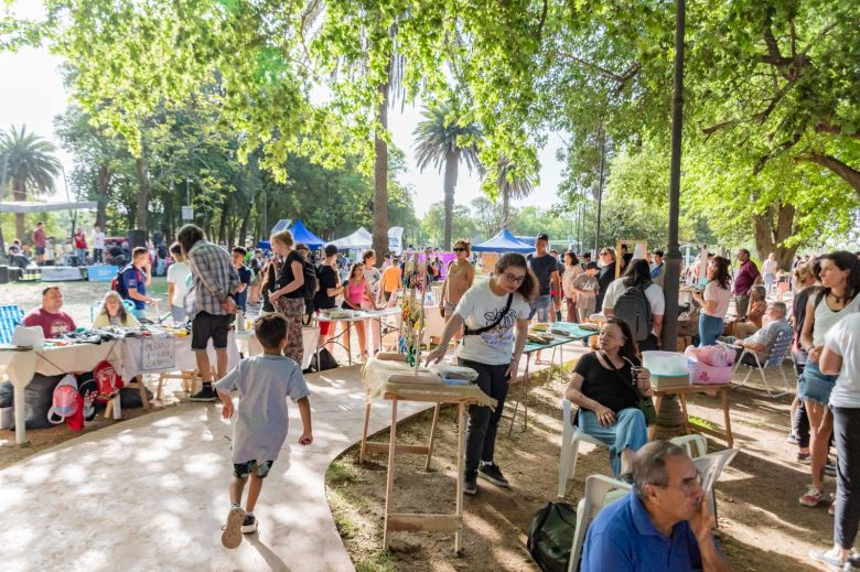 Miles de chicos y chicas festejaron la Primavera Joven en el Parque Sarmiento 