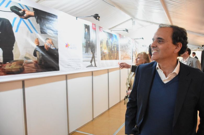 En el marco de los 40 años de democracia, Llamosas inauguró la 19° Feria del Libro “Juan Filloy”